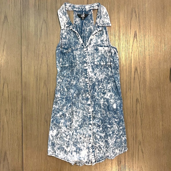 🔥$5 SALE🔥 🎉HP🎉 Acid Wash Button Up - Picture 4 of 8